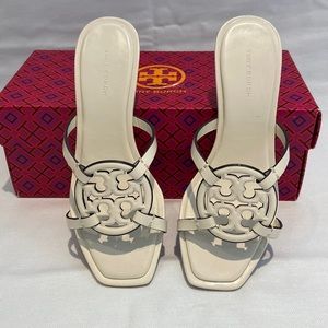 NIB Tory Burch Geo Bombe Miller Low Heel Cream Sandal Size 7M